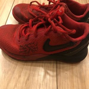 Boys Nike Sneakers Size 1Y Red and Black Lace